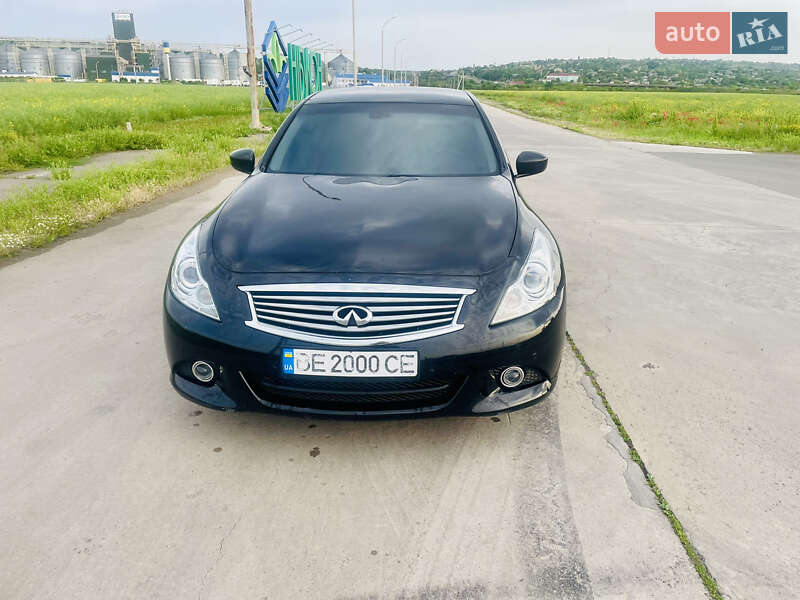 Седан Infiniti G25 2012 в 
