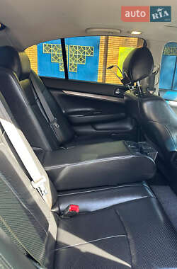 Седан Infiniti G25 2012 в 