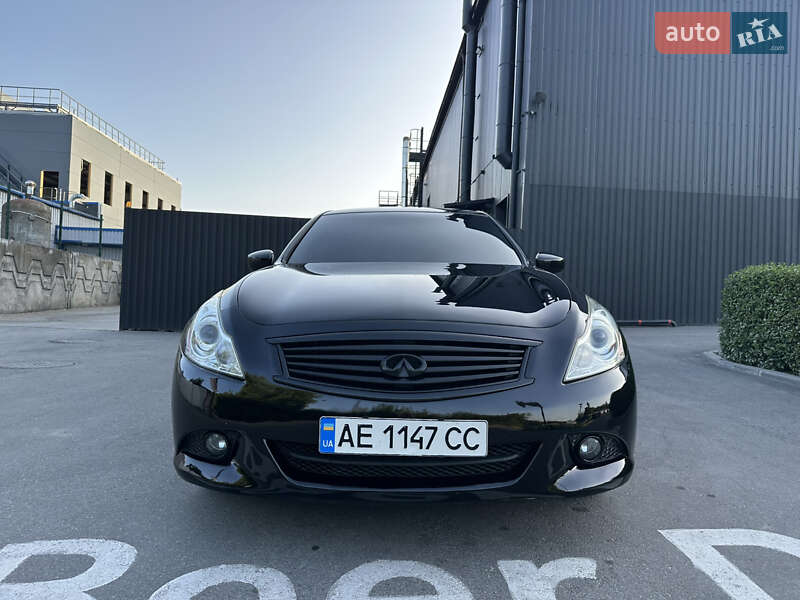 Седан Infiniti G25 2012 в 