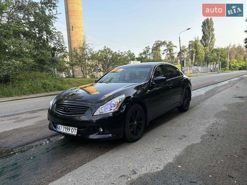 Седан Infiniti G25 2010 в Києві