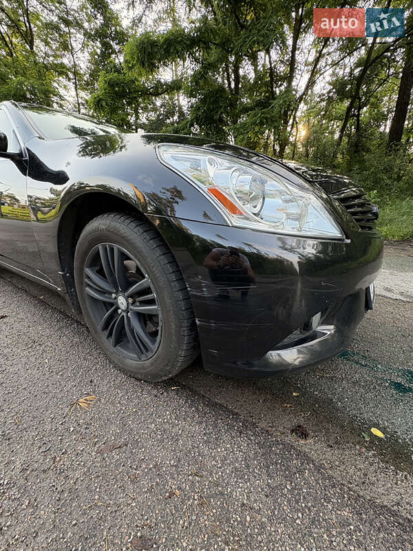 Седан Infiniti G25 2010 в Києві