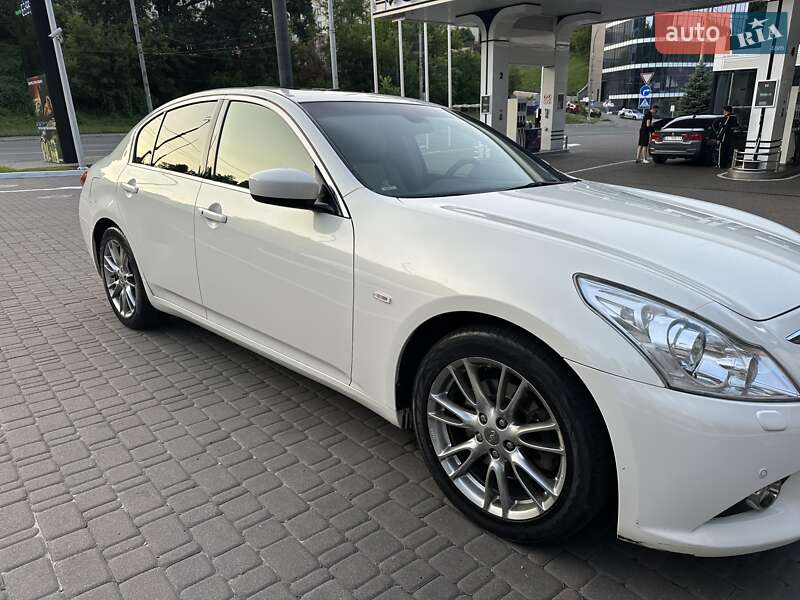Седан Infiniti G25 2012 в Києві