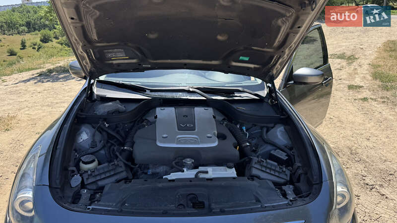 Седан Infiniti G25 2010 в Запоріжжі