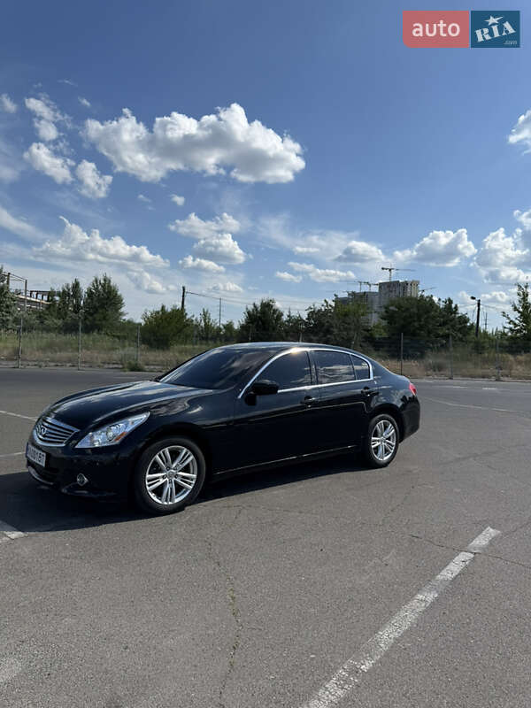 Седан Infiniti G25 2010 в Києві