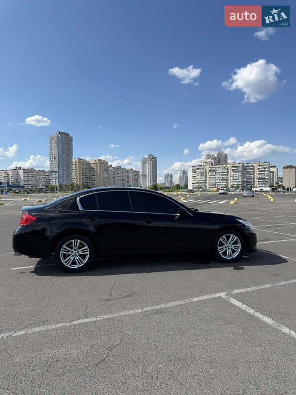 Седан Infiniti G25 2010 в Києві