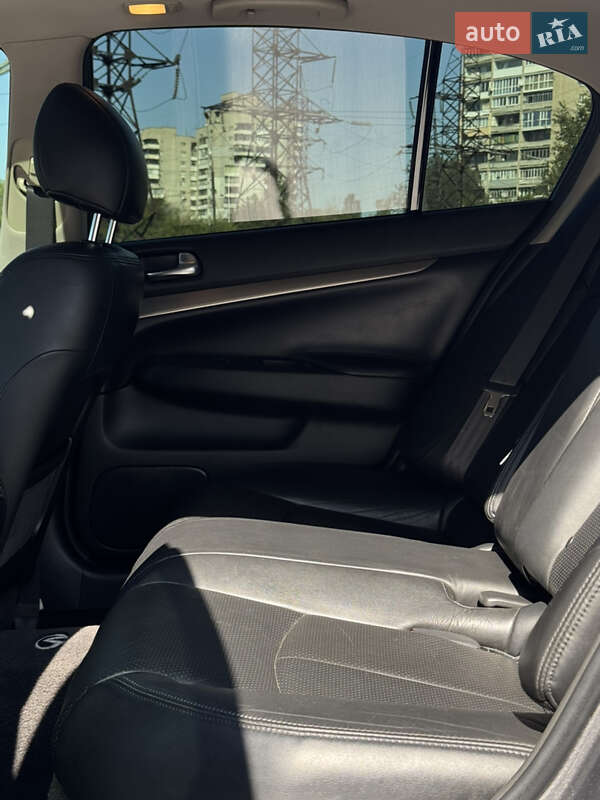 Седан Infiniti G25 2010 в Запорожье