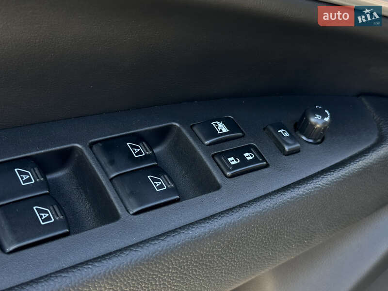 Седан Infiniti G25 2010 в Запорожье