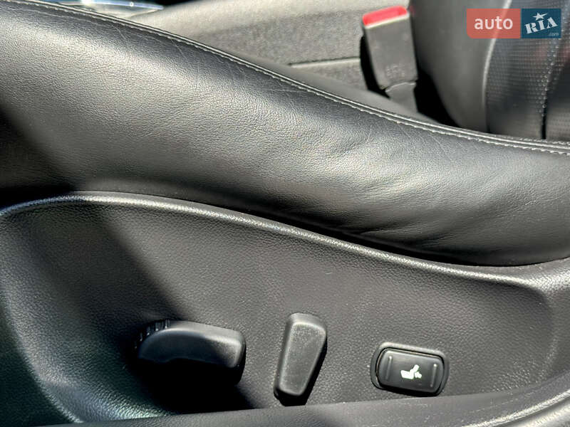Седан Infiniti G25 2010 в Запорожье