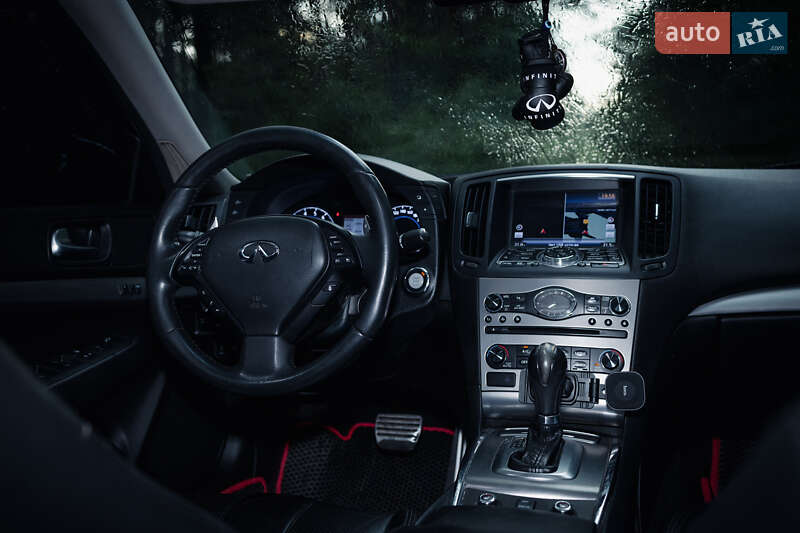 Седан Infiniti G25 2010 в Києві