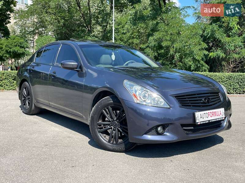 Infiniti G25 2010