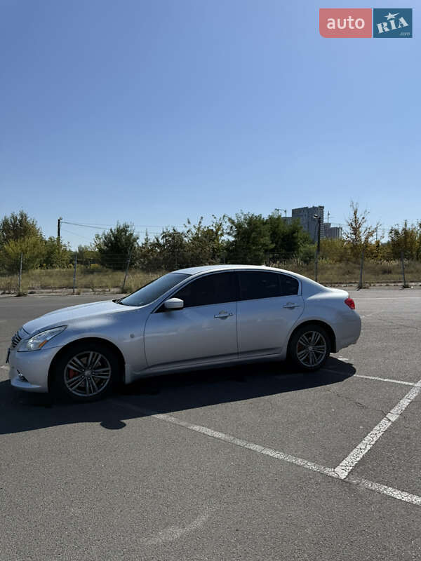 Седан Infiniti G25 2011 в Києві