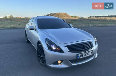 Седан Infiniti G25 2012 в 