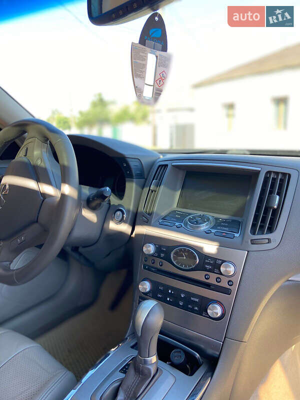 Седан Infiniti G25 2011 в Киеве