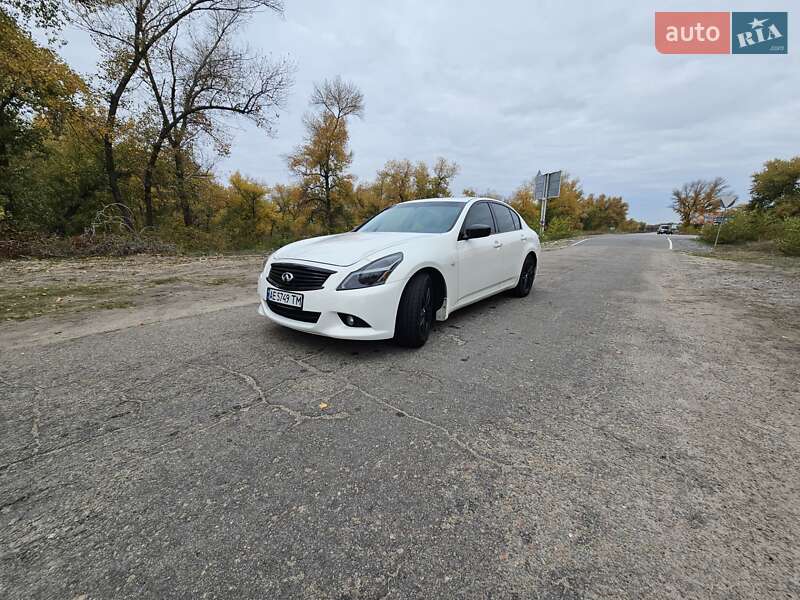 Седан Infiniti G25 2012 в Кам'янському
