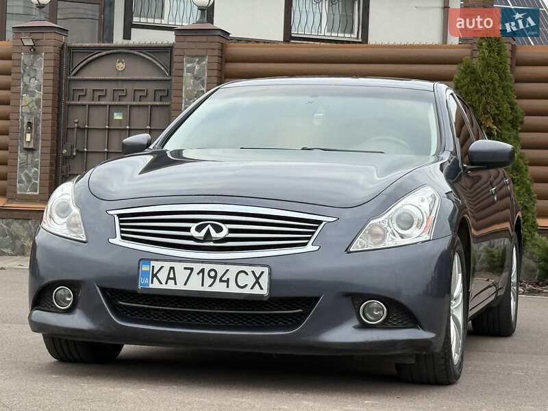 Infiniti G25 2011