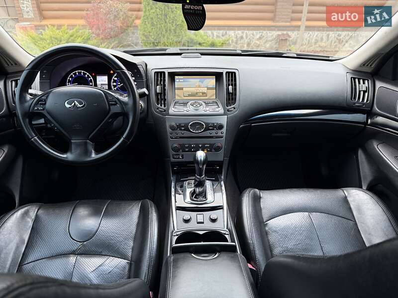 Седан Infiniti G25 2011 в Києві