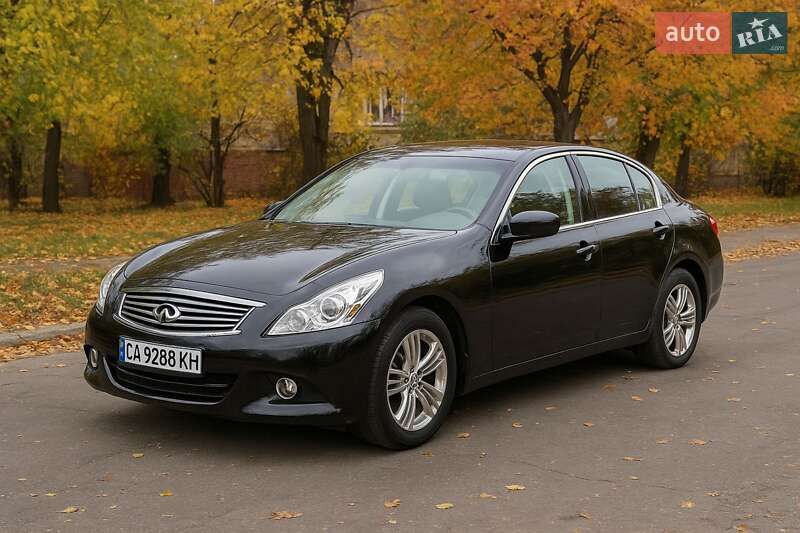 Infiniti G25 2011