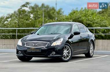 Седан Infiniti G25 2012 в Киеве