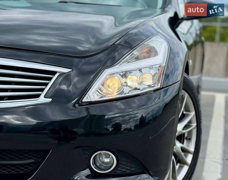 Седан Infiniti G25 2012 в Киеве