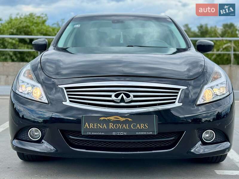Седан Infiniti G25 2012 в Киеве