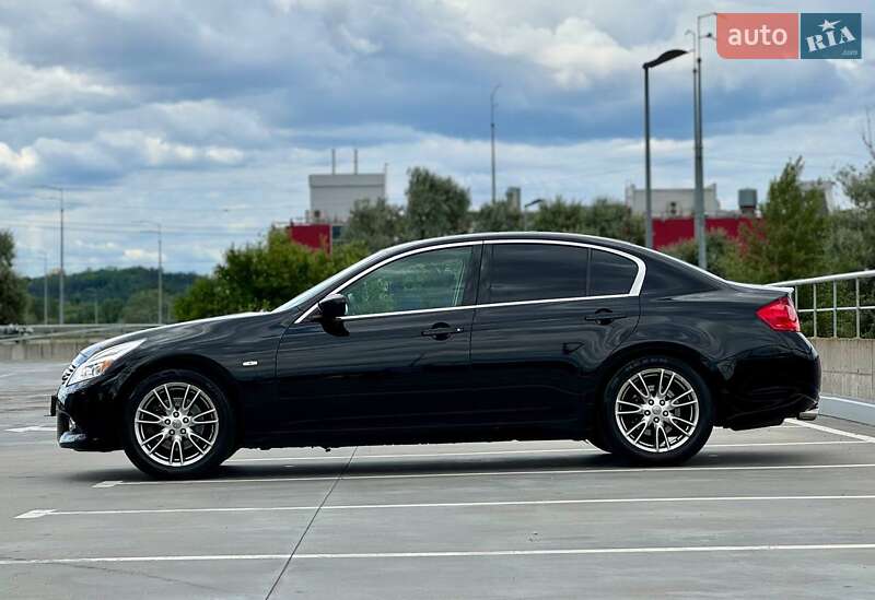 Седан Infiniti G25 2012 в Киеве