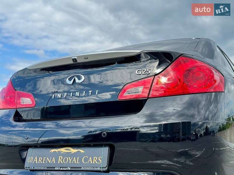 Седан Infiniti G25 2012 в Киеве