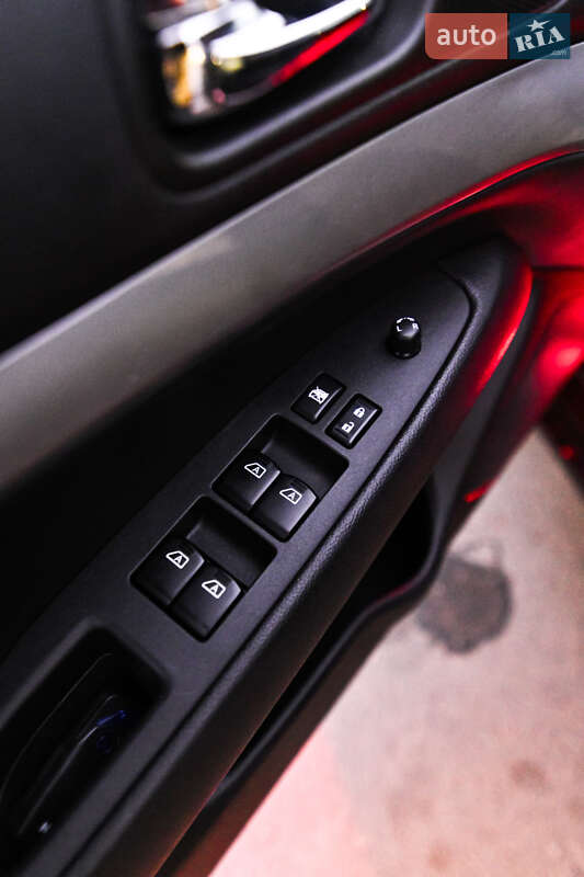 Седан Infiniti G25 2012 в Чернигове фото 68 Седан Infiniti G25 2012 в Чернигове