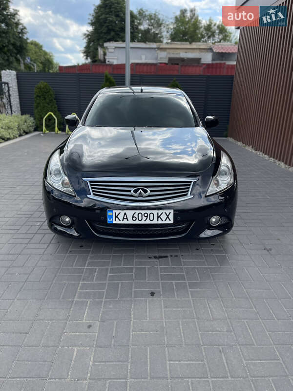 Седан Infiniti G25 2010 в Золотоноше