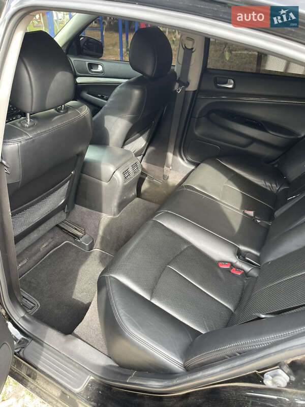 Седан Infiniti G25 2010 в Золотоноше