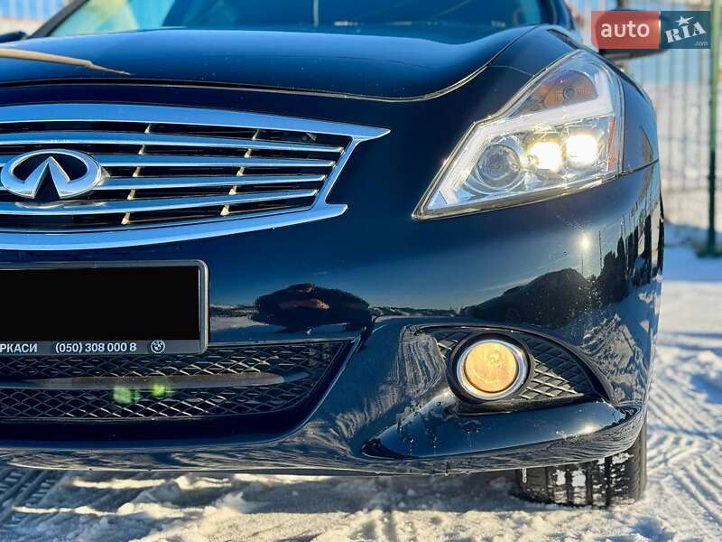 Седан Infiniti G25 2012 в Києві