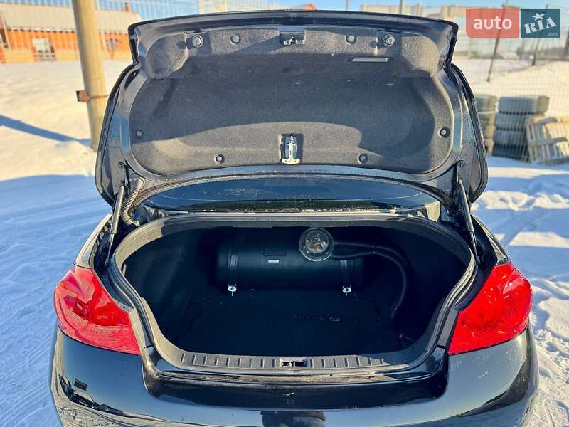Седан Infiniti G25 2012 в Києві