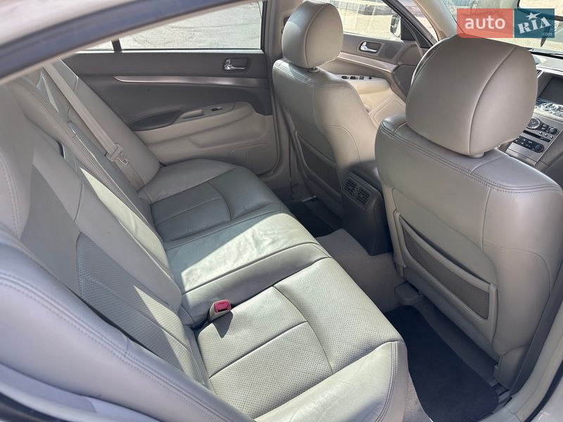 Седан Infiniti G25 2010 в Киеве