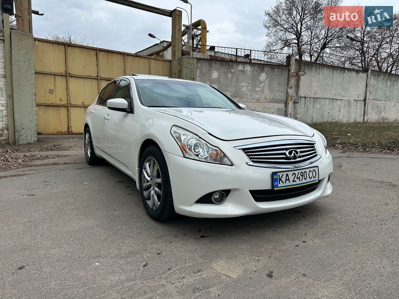 Седан Infiniti G25 2010 в Киеве