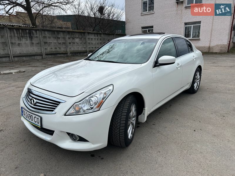 Седан Infiniti G25 2010 в Киеве