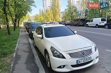 Седан Infiniti G25 2012 в Киеве