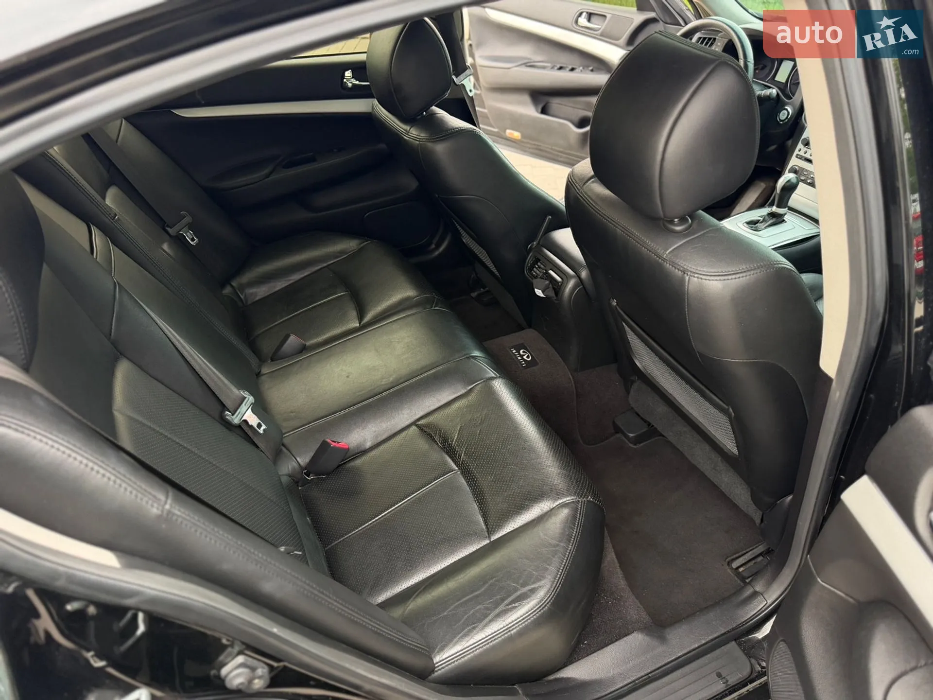 2010 Infiniti G - мініатюра 16