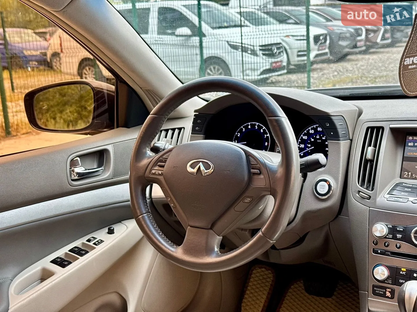 2011 Infiniti G - мініатюра 18