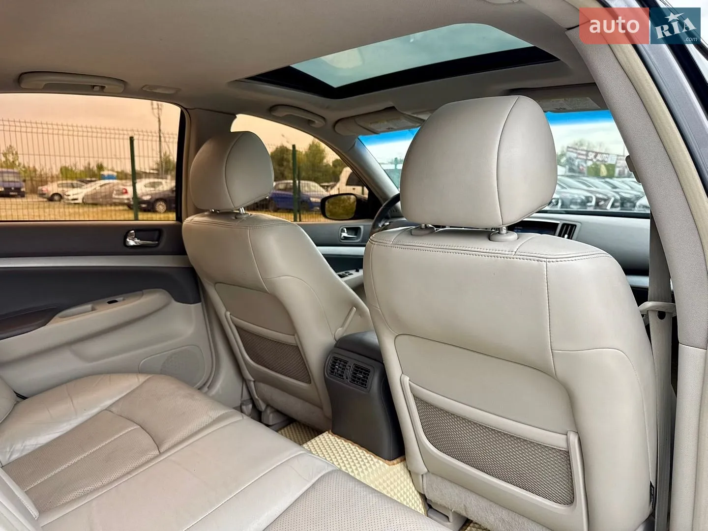 2011 Infiniti G - мініатюра 43