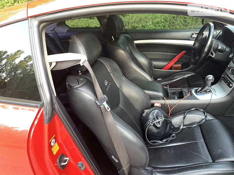 Купе Infiniti G37 2008 в Києві