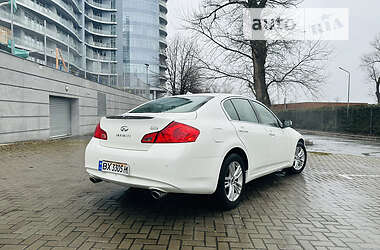 Седан Infiniti G37 2013 в 