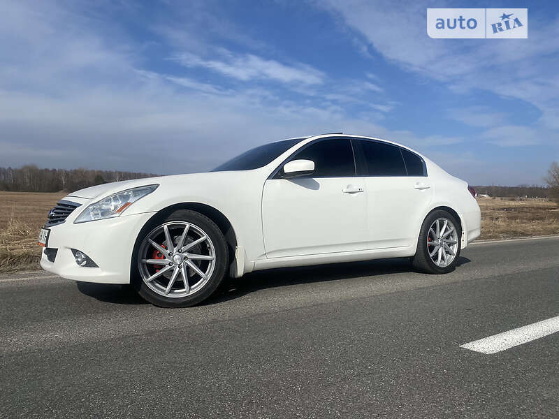 Седан Infiniti G37 2012 в Чернигове