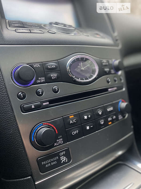 Седан Infiniti G37 2012 в Чернигове