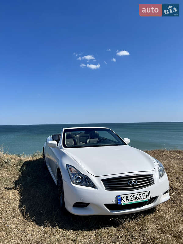 Кабриолет Infiniti G37 2009 в Киеве