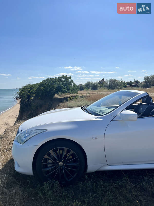 Кабриолет Infiniti G37 2009 в Киеве