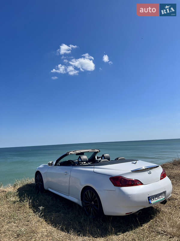 Кабриолет Infiniti G37 2009 в Киеве