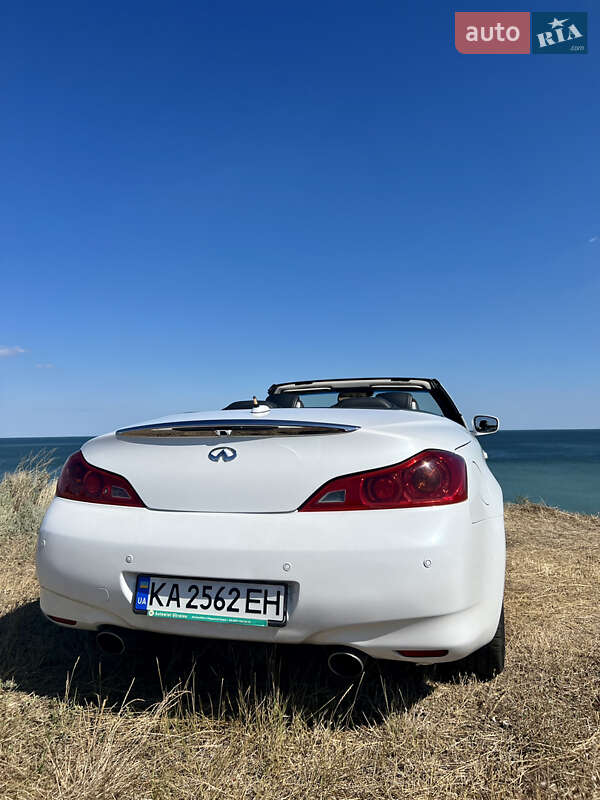 Кабриолет Infiniti G37 2009 в Киеве
