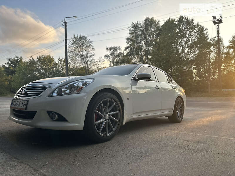 Седан Infiniti G37 2012 в Чернигове