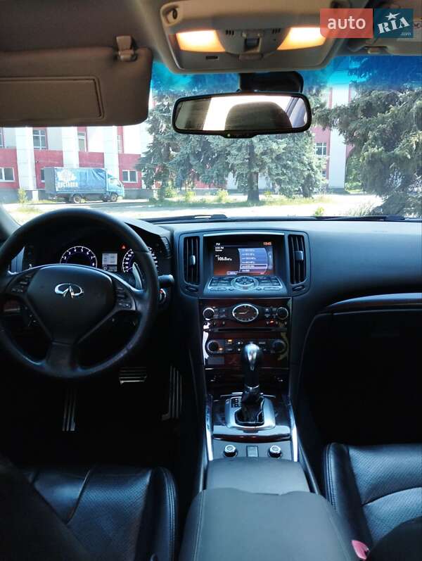 Седан Infiniti G37 2010 в Дніпрі