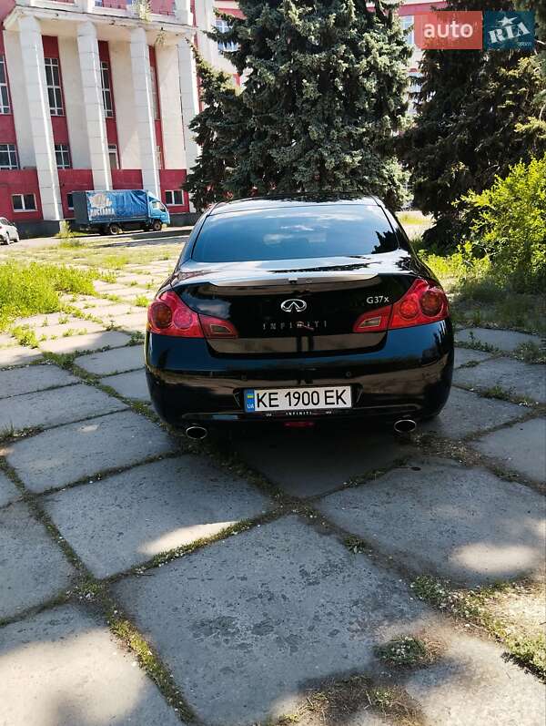 Седан Infiniti G37 2010 в Дніпрі