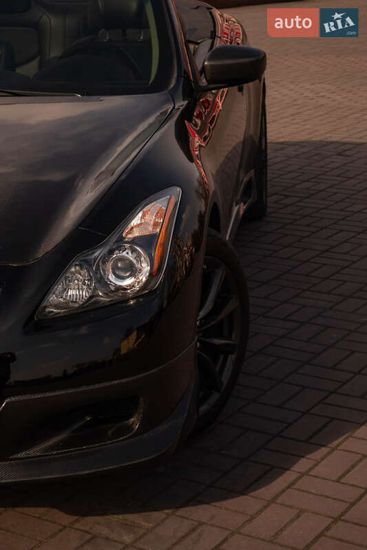 Кабріолет Infiniti G37 2013 в Кам'янському